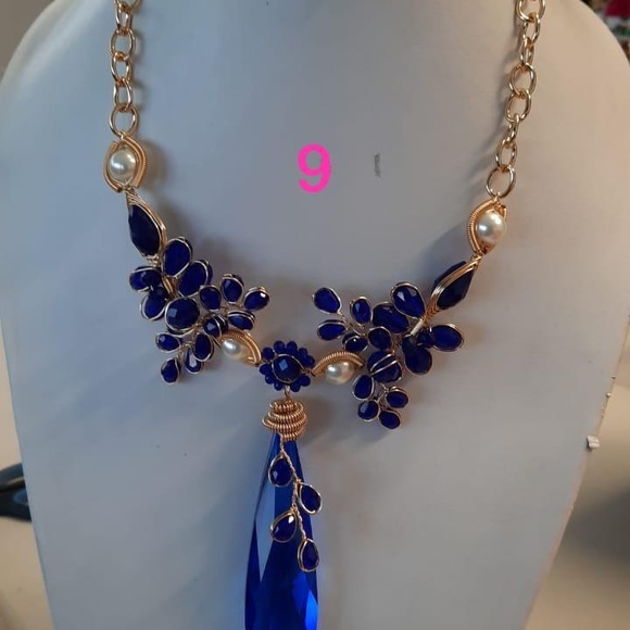 Collares - Picture 8 of 8